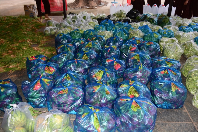 Chùa Hoằng Pháp: Tiếp tục hỗ trợ người dân khó khăn trong đại dịch Covid (đợt 8)